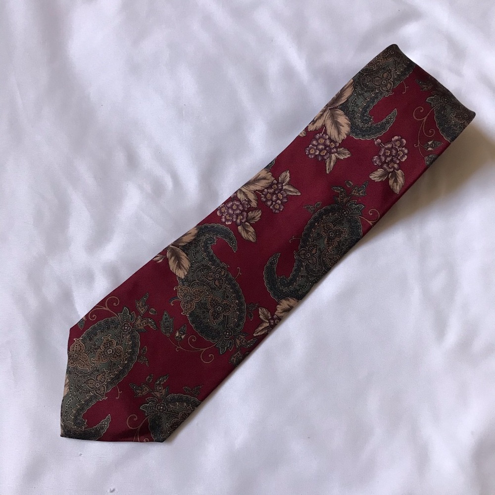 Bill Blass Vintage Maroon Paisley Silk Tie